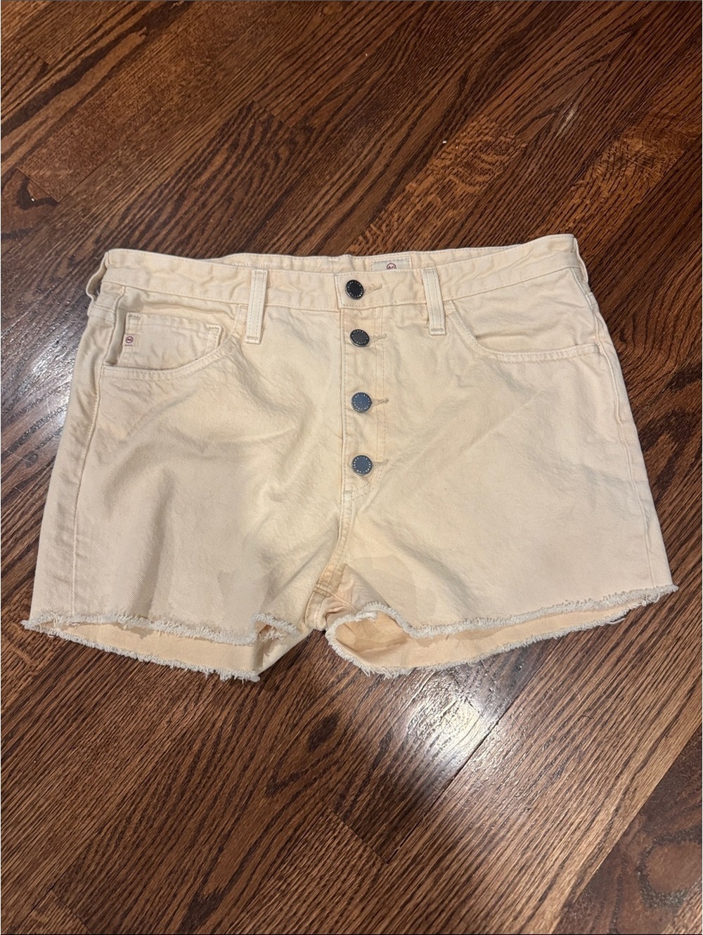 Ag Adriano Goldschmied Cut Off Jean Shorts in a Light Yellow/Cream Color Size 29